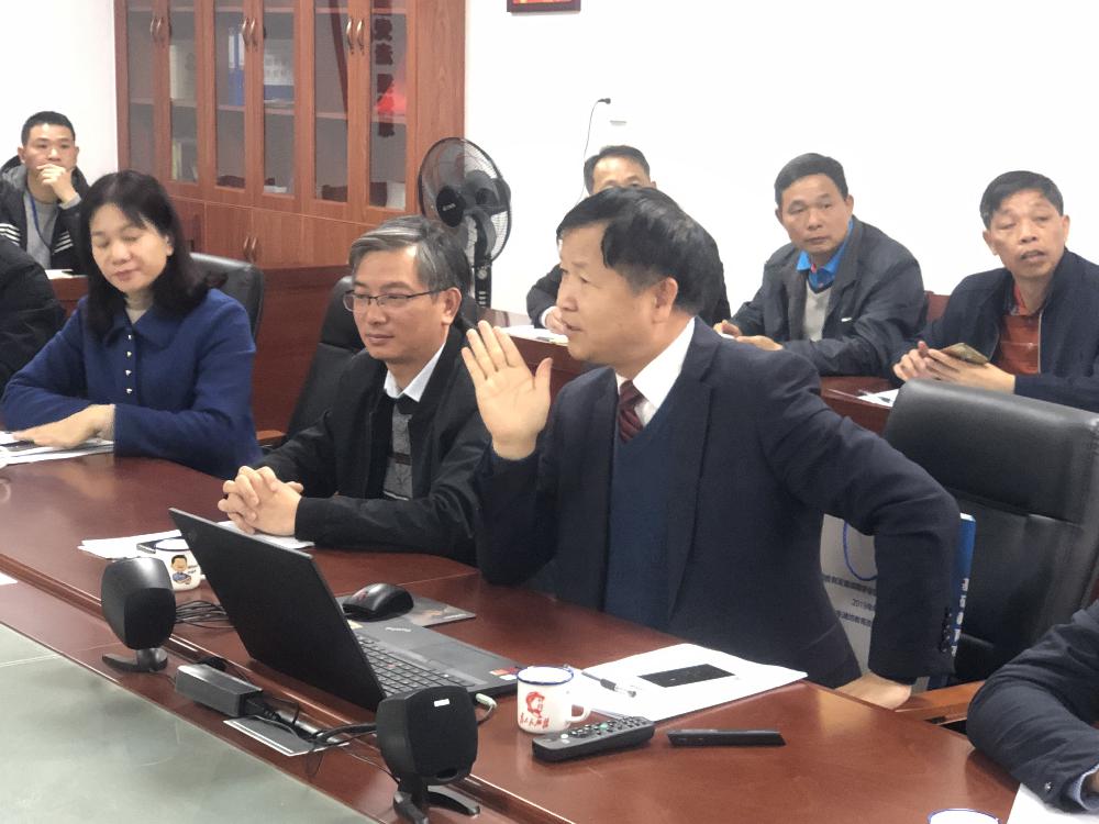 3到訪名校長、專家黃新古校長（前排右一）、于偉就校長（左一）.jpg